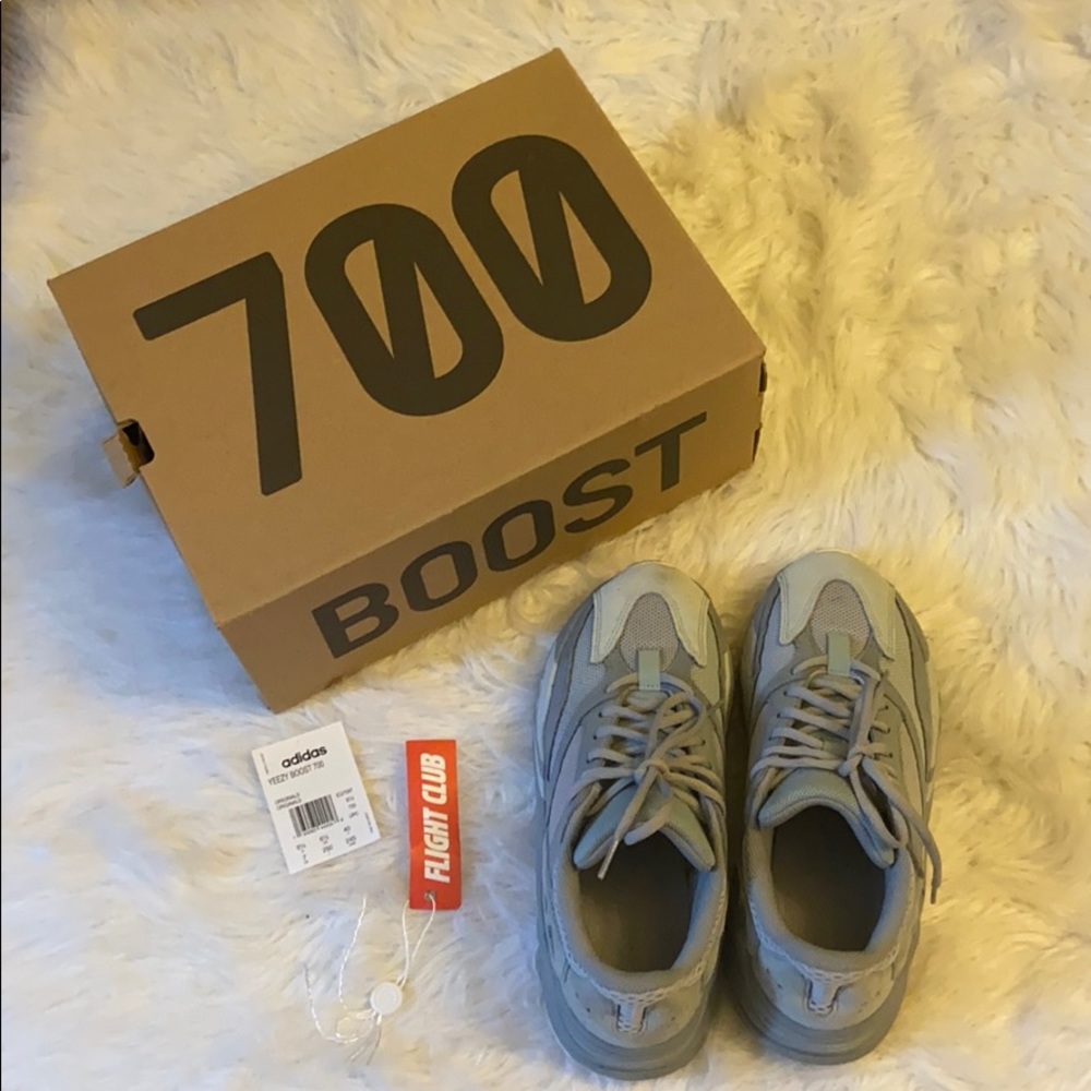 Authentic Adidas Yeezy Boost 700